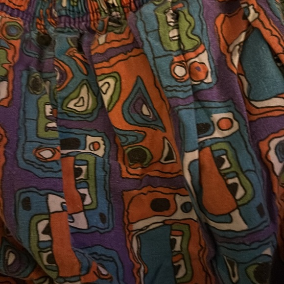 Vintage 80’s Athletic Works shorts with awesome design. - Picture 2 of 4